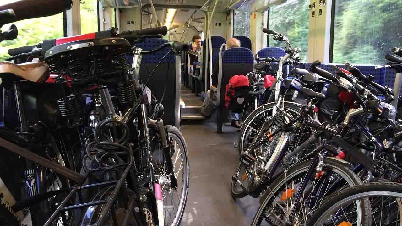 Treni attrezzati anche per le bici bici &Dintorni