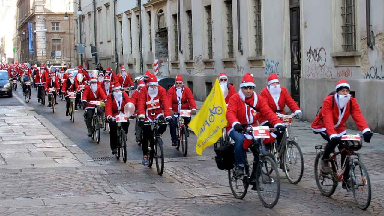 Un Babbo Natale in bici